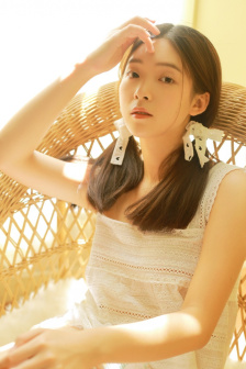 公交车短裙挺进太深了H女友